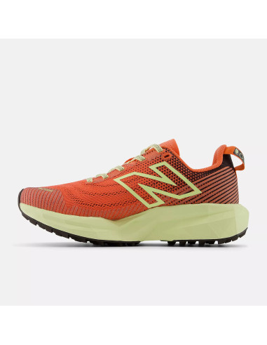 ZAPATILLA TRAIL NEW BALANCE FUELCELL VENYM