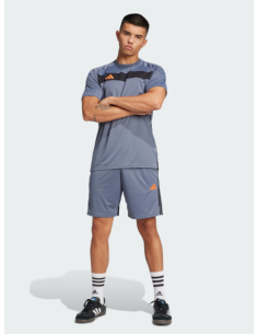 PANTALON CORTO TRES RALLAS CLASIC COLOR GRIS 2