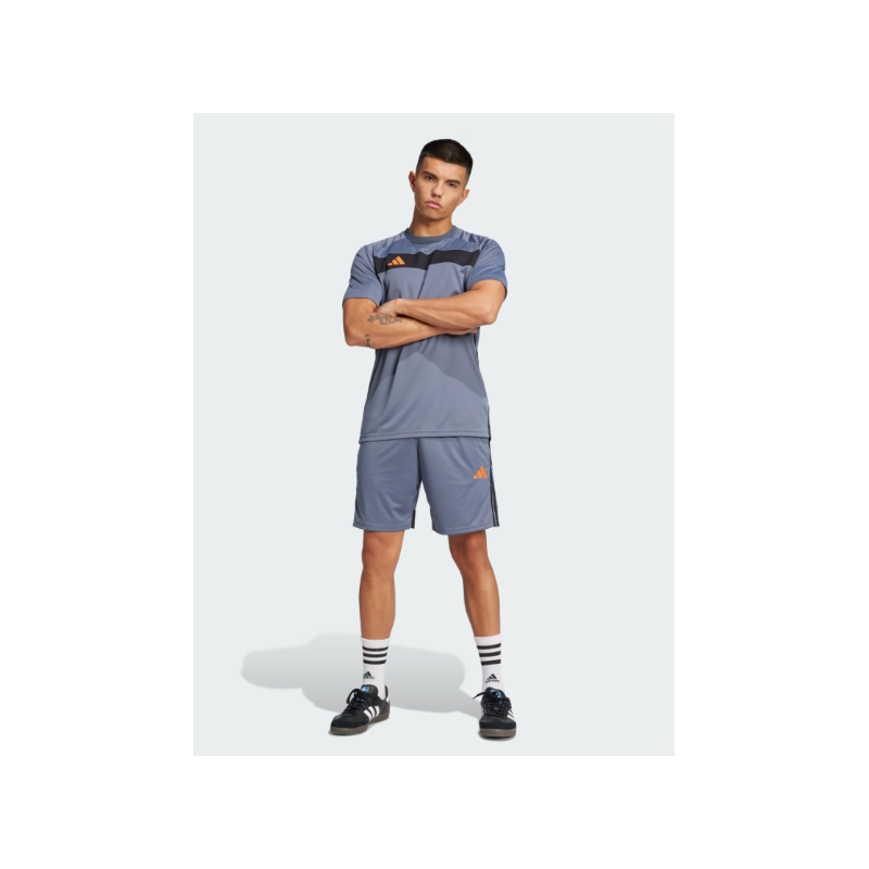 PANTALON CORTO TRES RALLAS CLASIC COLOR GRIS