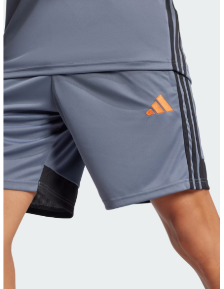 PANTALON CORTO TRES RALLAS CLASIC COLOR GRIS