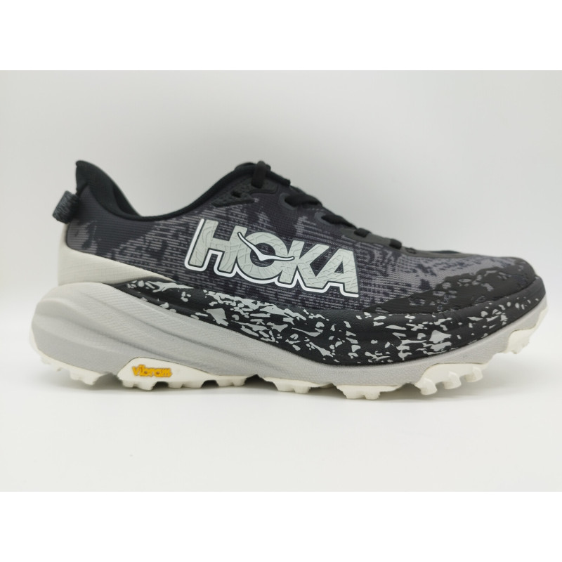 ZAPATILLA TRAIL HOKA SPEEDGOAT 6 NGR/GRIS